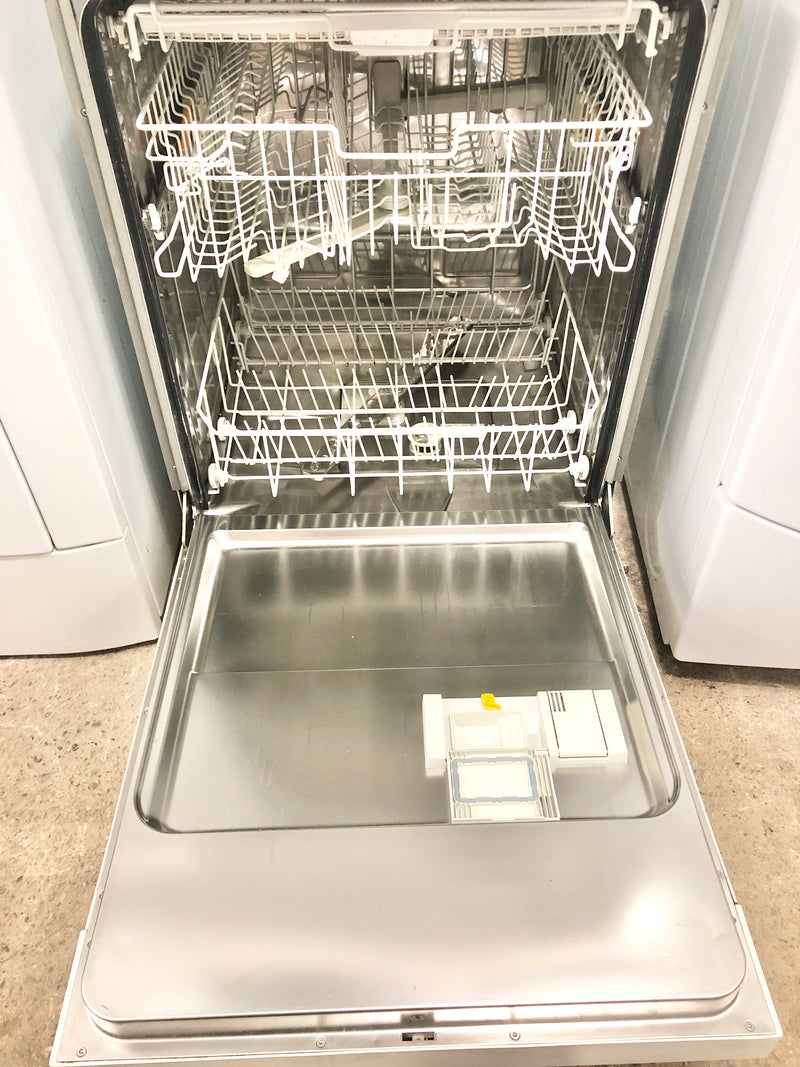 Miele 24" Wide White Dishwasher, Free 60 Day Warranty